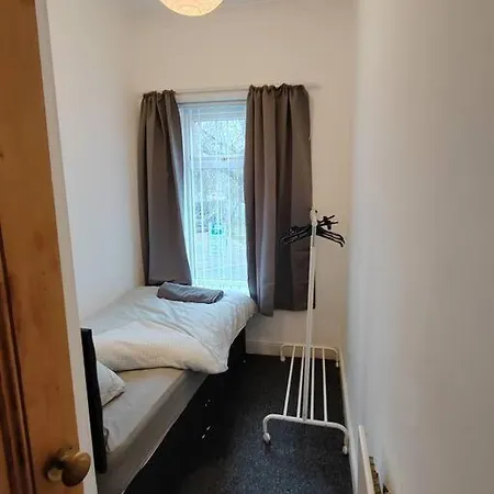 Church View House,2Bed,Brighouse Central Location Exterior photo