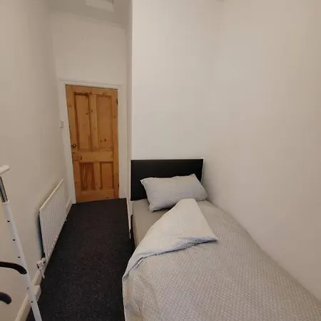 Church View House,2Bed,Brighouse Central Location Exterior photo