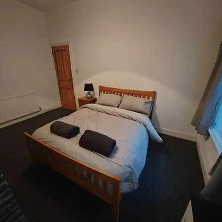 Church View House,2Bed,Brighouse Central Location Exterior photo
