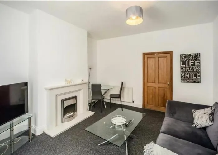 Church View House,2Bed,Brighouse Central Location
