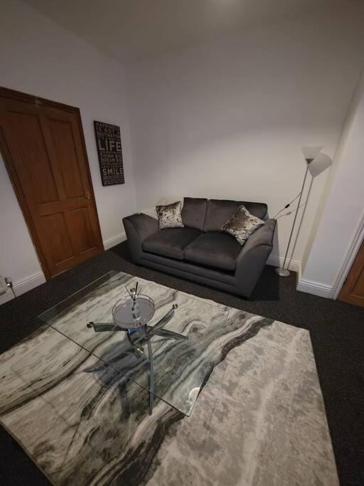 Apartment Church View House,2bed,brighouse Location