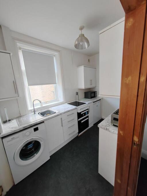 Apartment Church View House,2bed,brighouse Location