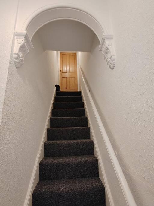 Apartment Church View House,2bed,brighouse Location