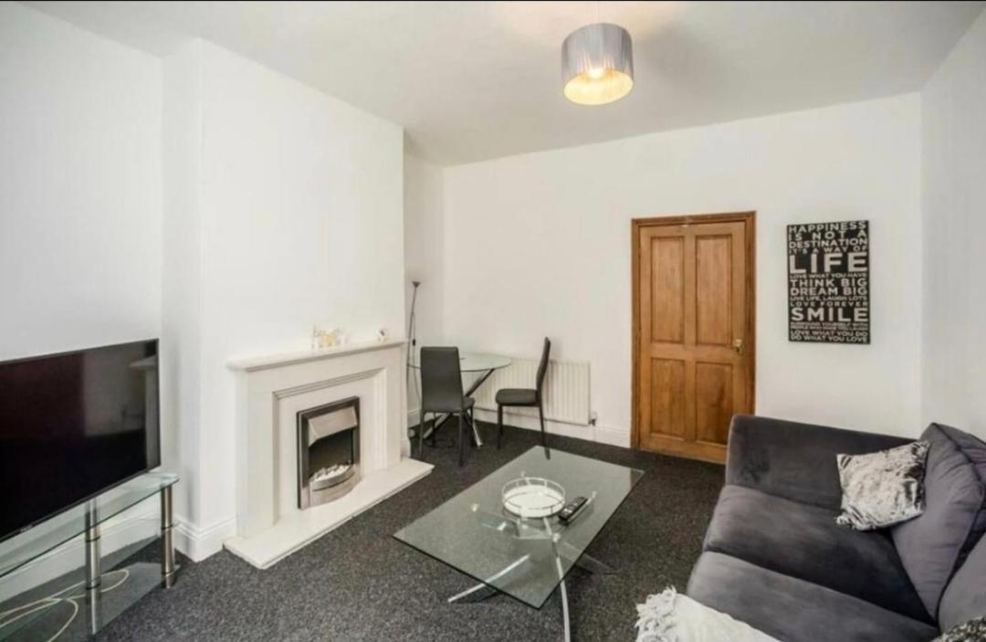 Church View House,2bed,brighouse Location