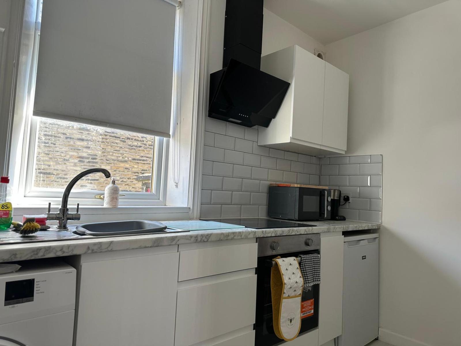 Church View House,2bed,brighouse Location Brighouse